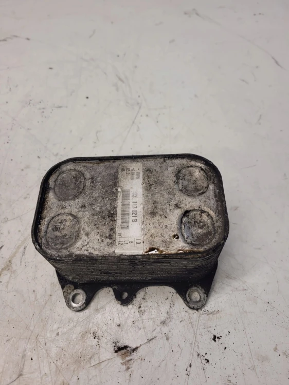 CHŁODNICA OLEJU AUDI VW SEAT 1.6 TDI 03L117021B