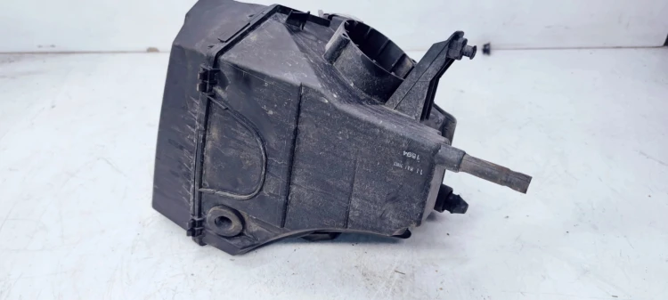 OBUDOWA FILTRA POWIETRZA AUDI A6 C6 4F0133835M