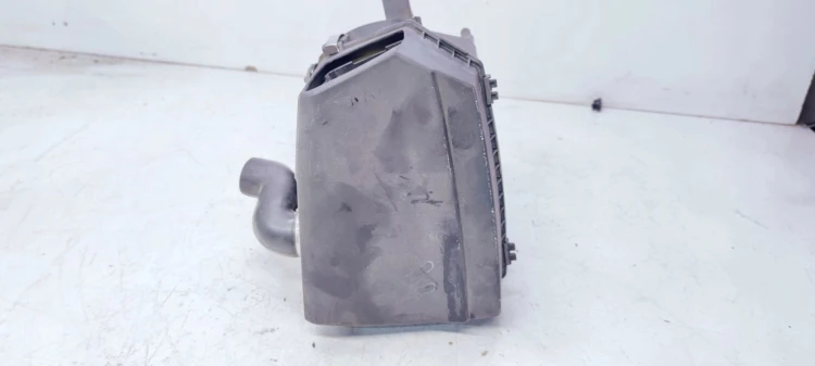 OBUDOWA FILTRA POWIETRZA AUDI A6 C6 4F0133835M