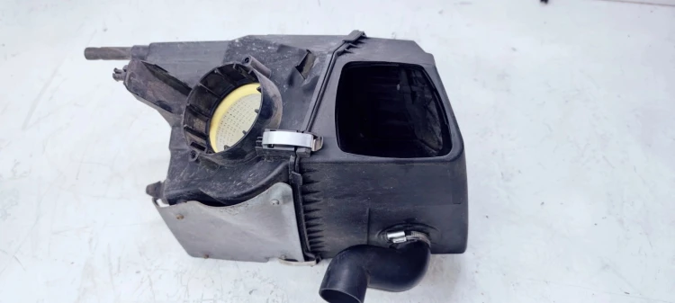 OBUDOWA FILTRA POWIETRZA AUDI A6 C6 4F0133835M