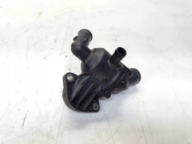 OBUDOWA TERMOSTATU TERMOSTAT AUDI VOLKSWAGEN SEAT SKODA 1.6 TDI 03L121111R
