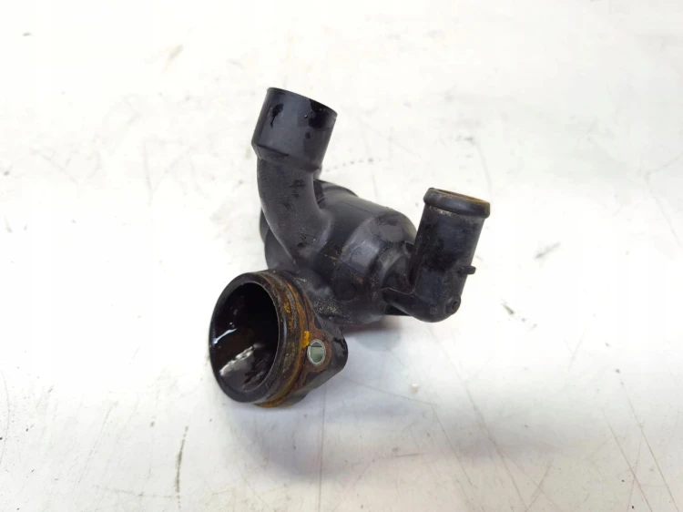 OBUDOWA TERMOSTATU TERMOSTAT AUDI VOLKSWAGEN SEAT SKODA 1.6 TDI 03L121111R