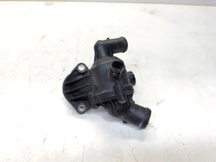 OBUDOWA TERMOSTATU TERMOSTAT AUDI VOLKSWAGEN SEAT SKODA 1.6 TDI 03L121111R