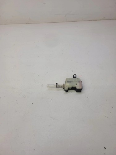 SIŁOWNIK KLAPY TYŁ AUDI A3 A4 A6 4B9962115B
