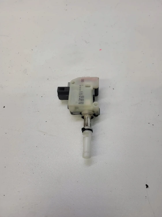 SIŁOWNIK KLAPY TYŁ AUDI A3 A4 A6 4B9962115B