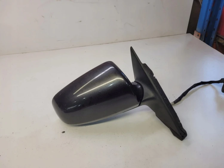 LUSTERKO PRAWE AUDI A3 8P LIFT LZ7L 5-PIN UK 5D