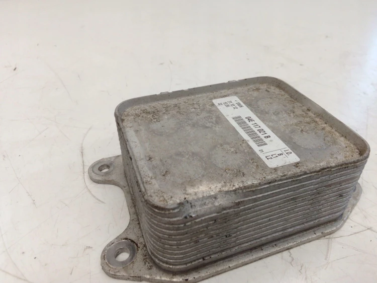 CHŁODNICA CHŁODNICZKA OLEJU AUDI VW 04E117021B