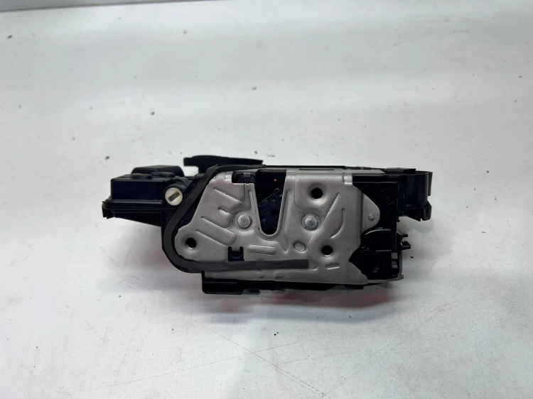 ZAMEK DRZWI LEWY TYŁ AUDI A3 8Y Q4 E-TRON 5TA839015T 8 PIN