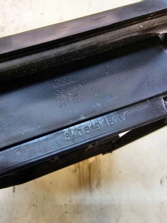 KRATKA POWIETRZA TYŁ AUDI A4 B8 LIFT A5 8K0819181B