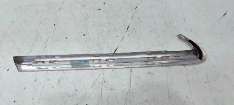 LISTWA KAROSERYJNA CHROM PRAWA DOLNA AUDI Q3 8U 8U0853346