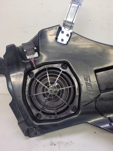 GŁOŚNIK SUBWOOFER TUBA AUDI A3 8P 8P4035382C BOSE
