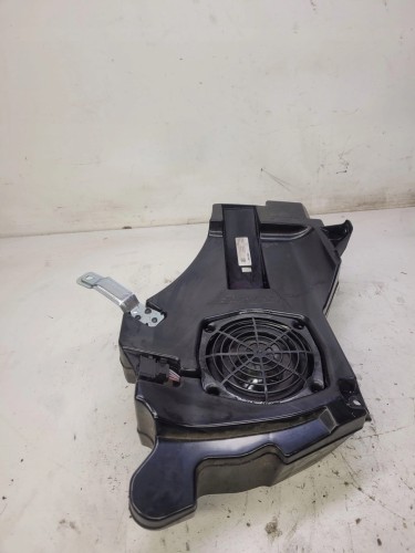 GŁOŚNIK SUBWOOFER TUBA AUDI A3 8P 8P4035382C BOSE