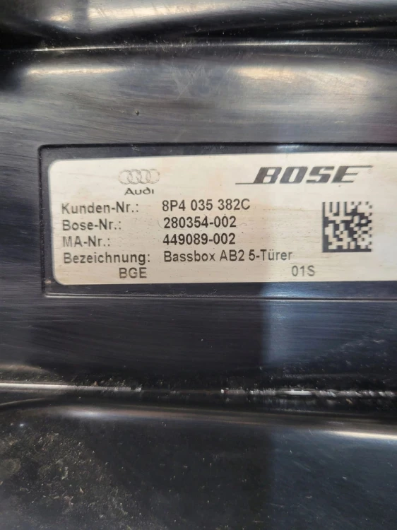 GŁOŚNIK SUBWOOFER TUBA AUDI A3 8P 8P4035382C BOSE