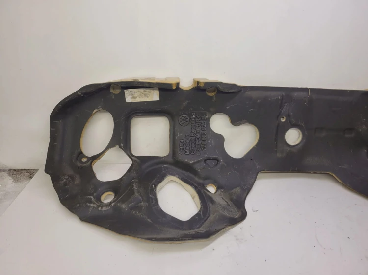 WYGŁUSZENIE ŚCIANY GRODZIOWEJ AUDI Q7 4L 7L8864895