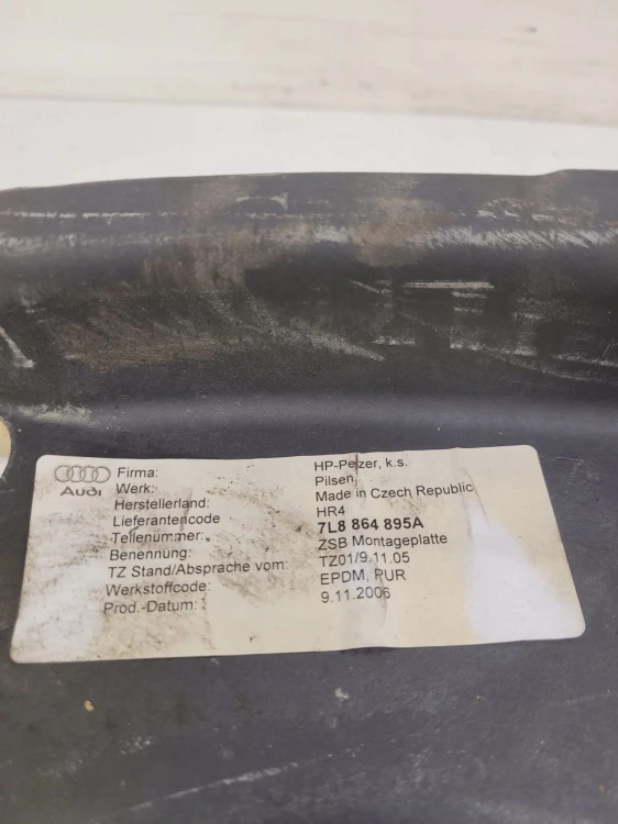 WYGŁUSZENIE ŚCIANY GRODZIOWEJ AUDI Q7 4L 7L8864895