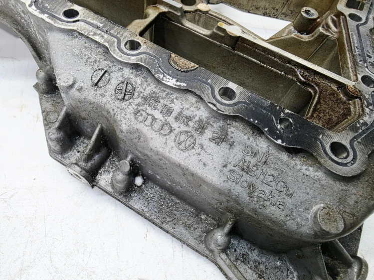 MISKA OLEJOWA PÓŁBLOK AUDI A4 B8 A5 Q5 A6 C7 3.0 TFSI 06E103603BB