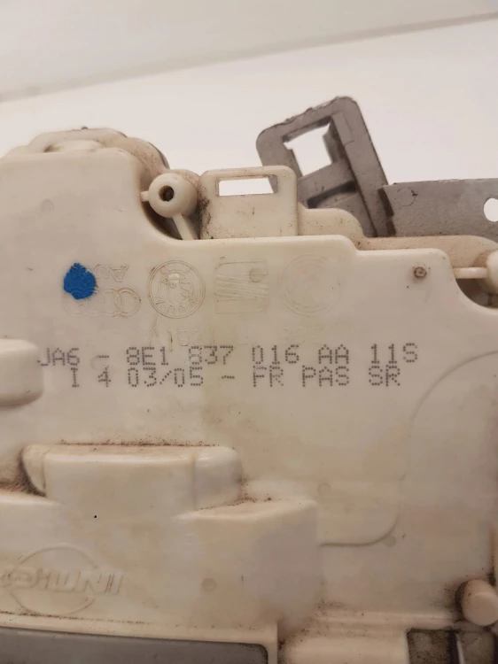 ZAMEK DRZWI PRAWY PRZÓD AUDI A4 B7 8E1837016AA