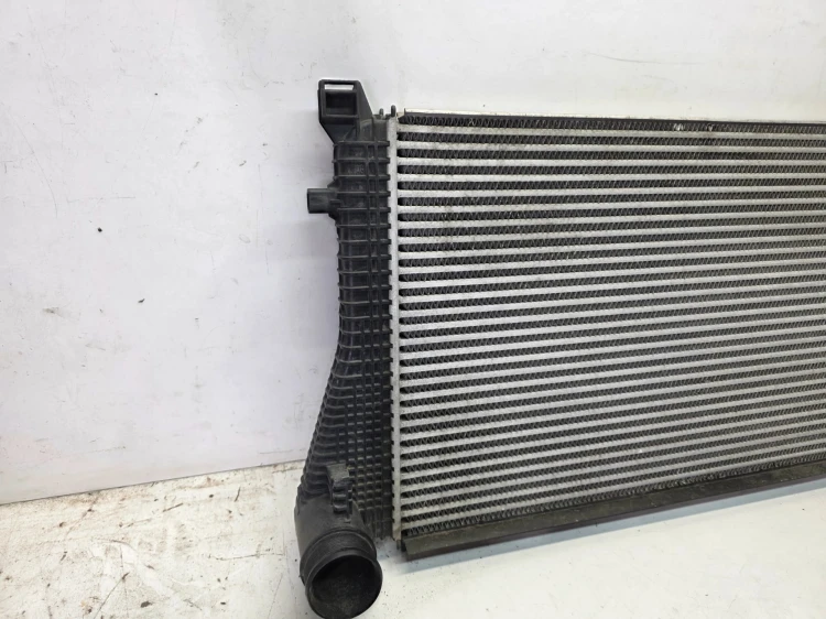 CHŁODNICA POWIETRZA INTERCOOLER AUDI VOLKSWAGEN SEAT SKODA 5Q0145803R