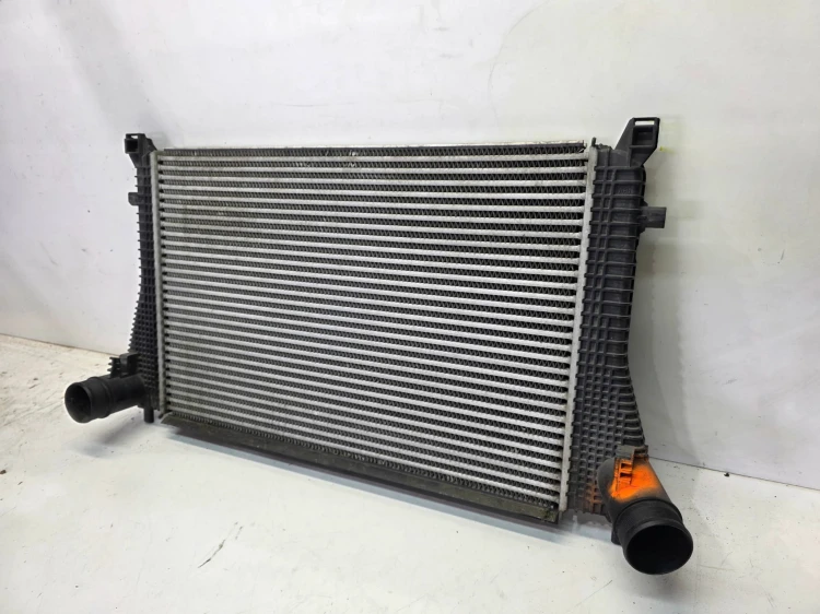 CHŁODNICA POWIETRZA INTERCOOLER AUDI VOLKSWAGEN SEAT SKODA 5Q0145803R
