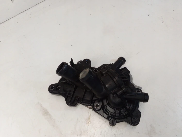 POMPA WODY TERMOSTAT AUDI VW 1.4 TFSI 04E121600AD