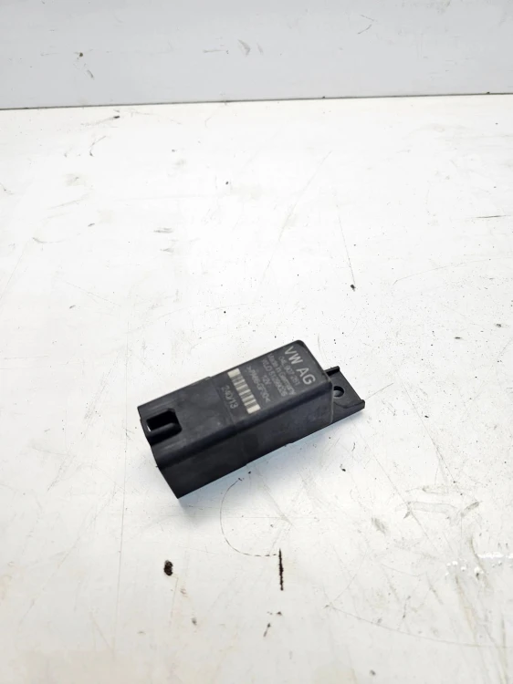 PRZEKAŹNIK ŚWIEC ŻAROWYCH AUDI VW SEAT 04L907281