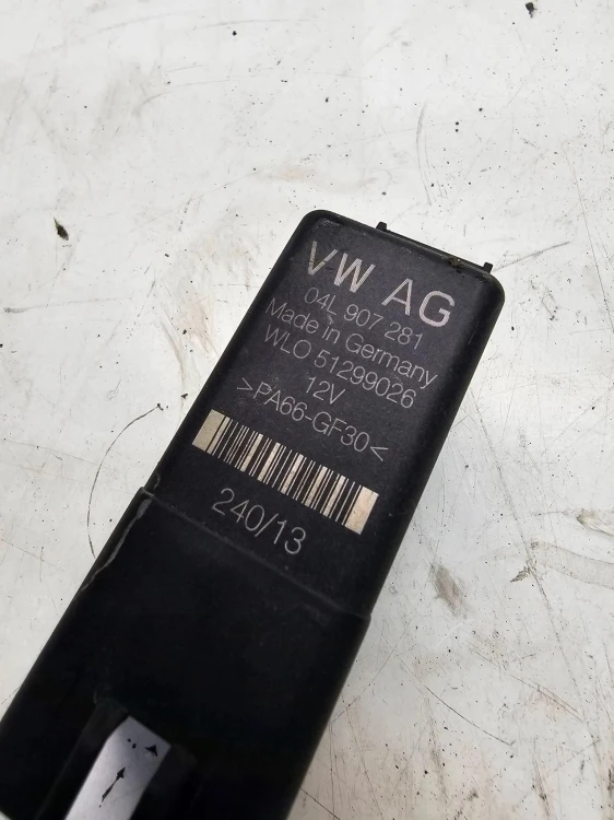 PRZEKAŹNIK ŚWIEC ŻAROWYCH AUDI VW SEAT 04L907281