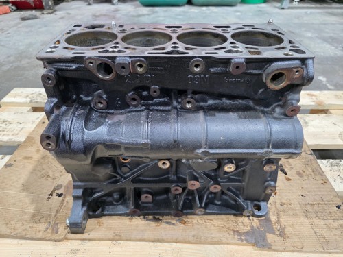 BLOK SILNIKA AUDI VOLKSWAGEN SEAT SKODA 2.0 TDI CRL 03N023A 8/26