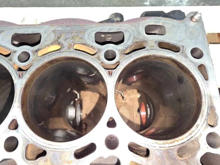 BLOK SILNIKA AUDI VOLKSWAGEN SEAT SKODA 2.0 TDI CRL 03N023A 8/26