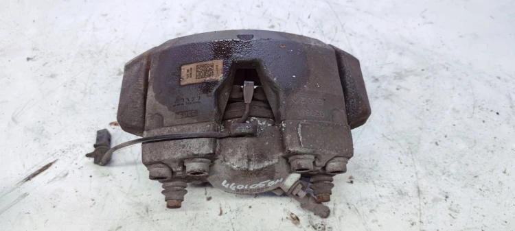 ZACISK HAMULCOWY PRAWY PRZÓD AUDI A6 A7 4G0105BM