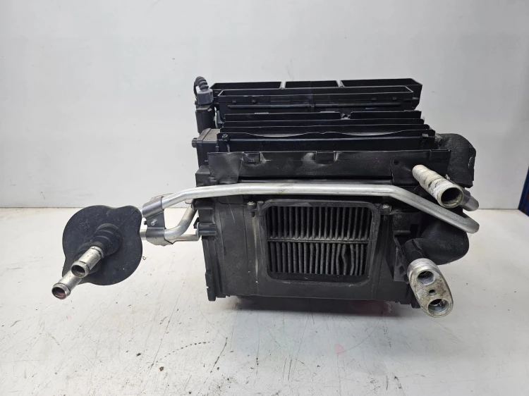 NAGRZEWNICA KOMPLETNA AUDI A6 C6 4F1820351M EUROPA