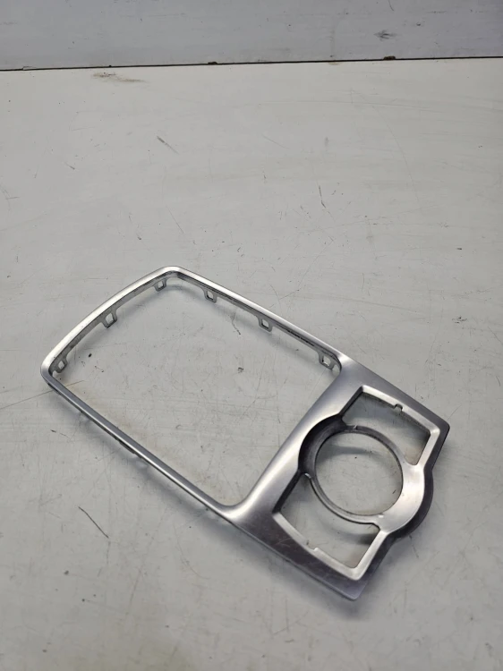 RAMKA ZMIANY BIEGÓW CHROM AUDI A6 C6 4F0864260A