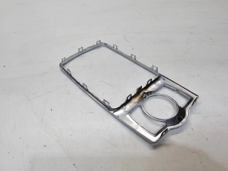 RAMKA ZMIANY BIEGÓW CHROM AUDI A6 C6 4F0864260A