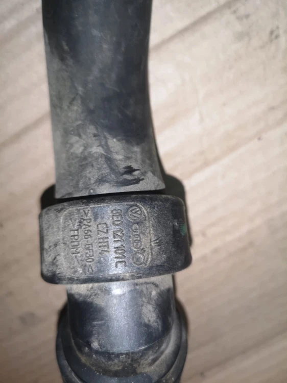 WĄŻ RURA WODY AUDI A4 B6 B7 8E0121101C