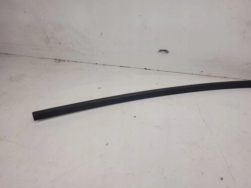 LISTWA MAT PRAWA KAROSERYJNA AUDI A3 8V 8V3853704B