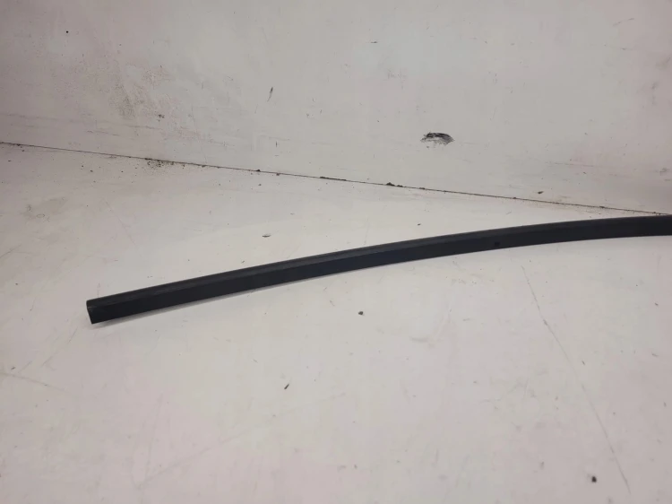 LISTWA MAT PRAWA KAROSERYJNA AUDI A3 8V 8V3853704B