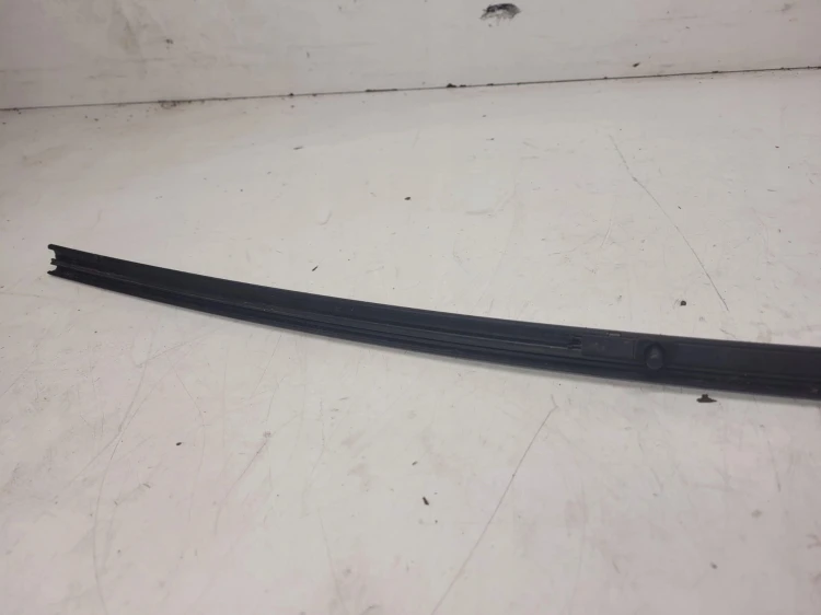 LISTWA MAT PRAWA KAROSERYJNA AUDI A3 8V 8V3853704B
