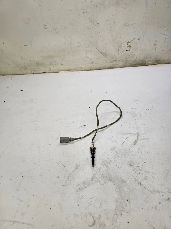CZUJNIK TEMPERATURY SPALIN AUDI A6 C8 05L906088T