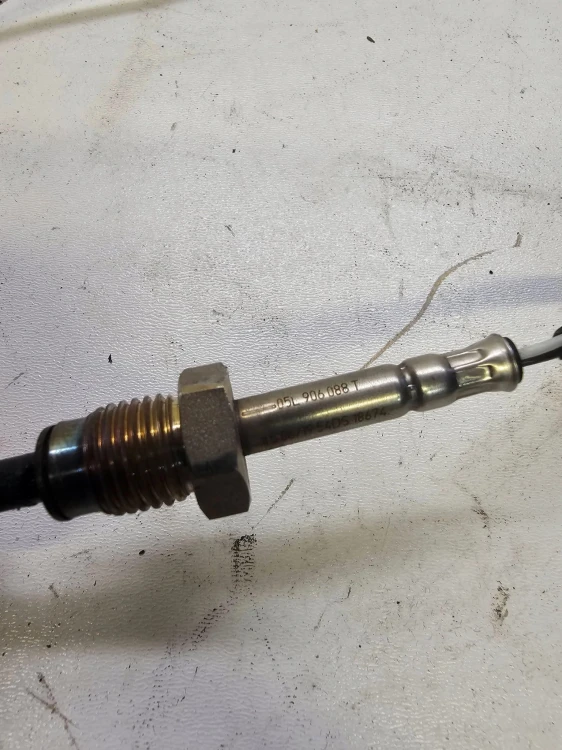 CZUJNIK TEMPERATURY SPALIN AUDI A6 C8 05L906088T