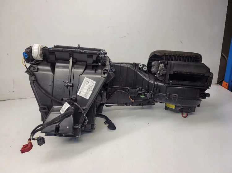 NAGRZEWNICA KOMPLETNA AUDI A3 8P LIFT 8P1820003H