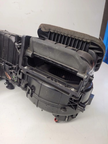 NAGRZEWNICA KOMPLETNA AUDI A3 8P LIFT 8P1820003H