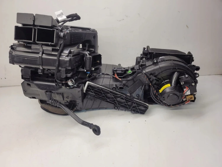 NAGRZEWNICA KOMPLETNA AUDI A3 8P LIFT 8P1820003H