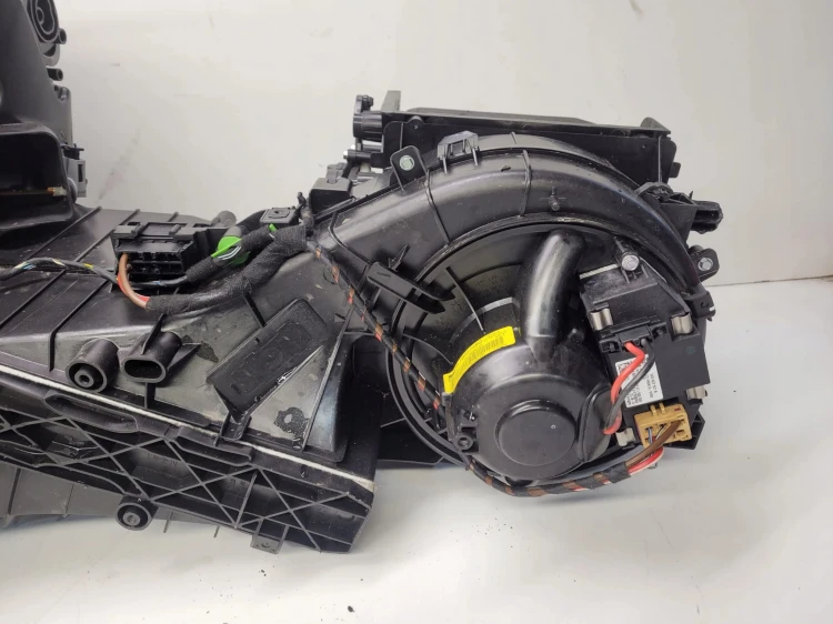 NAGRZEWNICA KOMPLETNA AUDI A3 8P LIFT 8P1820003H