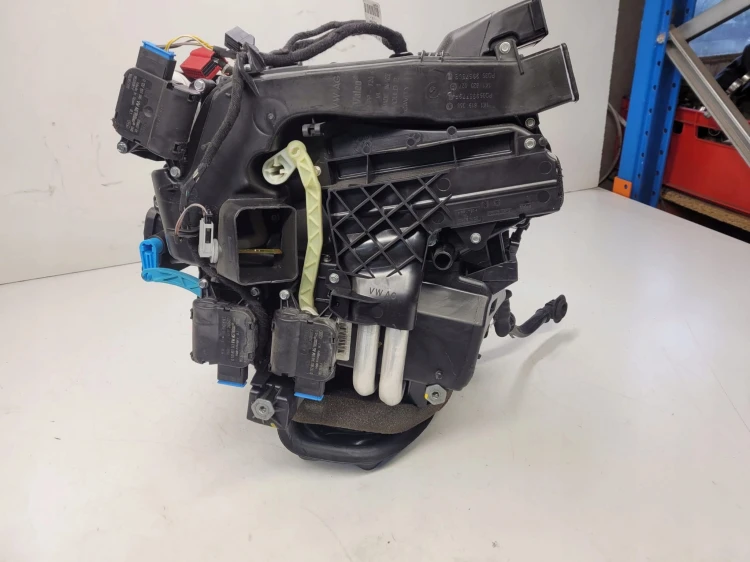 NAGRZEWNICA KOMPLETNA AUDI A3 8P LIFT 8P1820003H