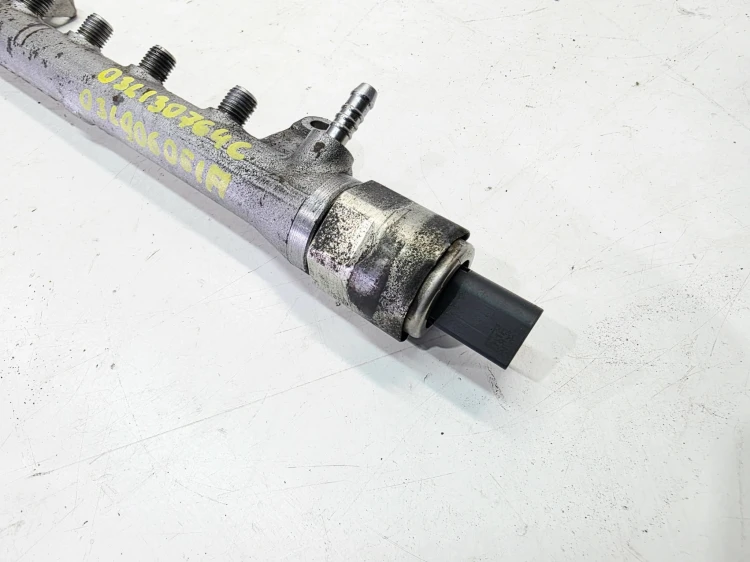 LISTWA WTRYSKOWA AUDI VOLKSWAGEN SEAT SKODA 1.6 TDI 03L130089AA 03L130764C