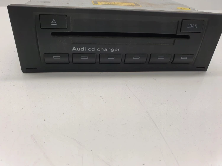 ZMIENIARKA CD AUDI A4 B6 B7 A3 8P 8E0035111D