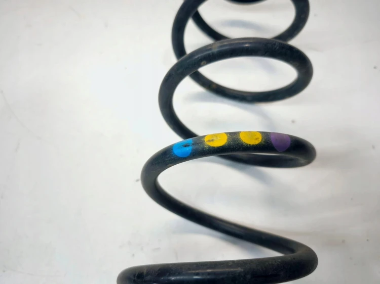 SPRĘŻYNA TYŁ TYLNA LEWA LUB PRAWA AUDI A3 8P VOLKSWAGEN GOLF 11MM X 335MM
