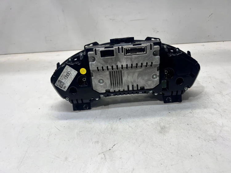 LICZNIK ZEGARY WYŚWIETLACZ AUDI A4 B9 A5 8W5920770J