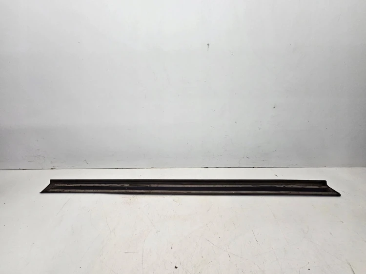 LISTWA PROGOWA PRAWY PRZÓD AUDI A3 8P S LINE 8P4853492H