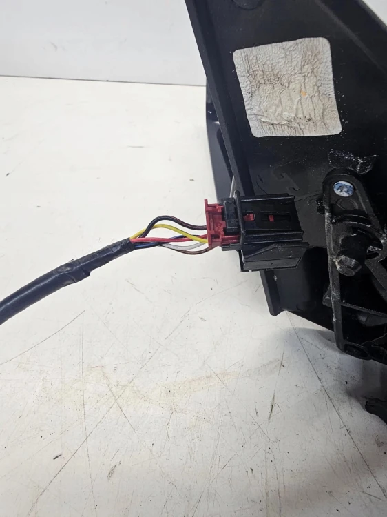 LUSTERKO ZEWNĘTRZNE LEWE AUDI Q3 8U 6 PIN LY9B UK