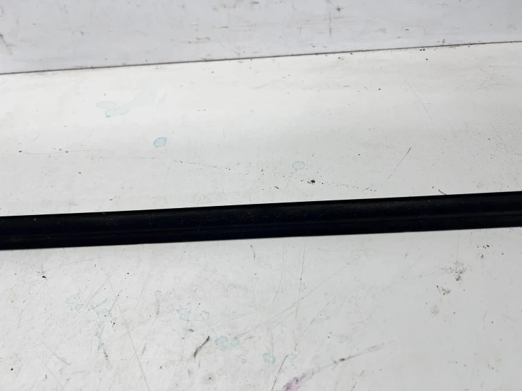 LISTWA DRZWI CZARNY POŁYSK LEWY TYŁ AUDI A6 C8 4K0839475A T94